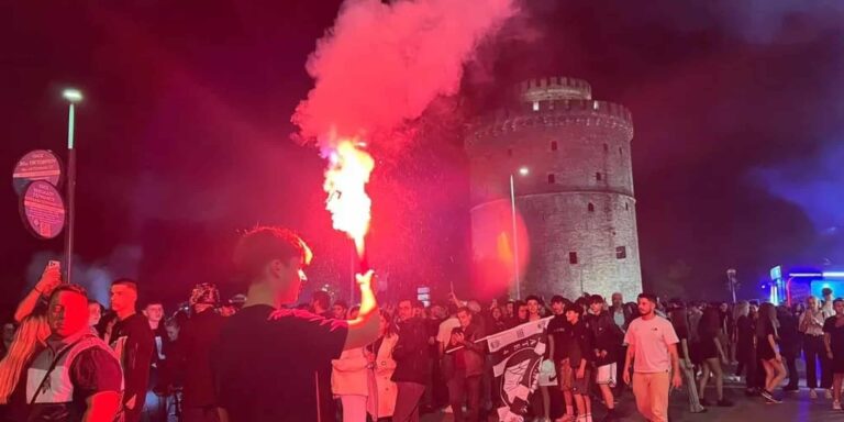 «Ασπρόμαυρος» ο Λευκός Πύργος για τη νίκη του ΠΑΟΚ – Ξέφρενο το πάρτι για την κατάκτηση του πρωταθλήματος! (βίντεο)