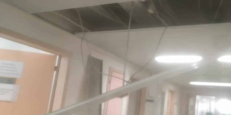 Αναφορά για κατάρρευση ψευδοροφής στο νοσοκομείο Αλεξανδρούπολης – Τι καταγγέλλει η ΠΟΕΔΗΝ