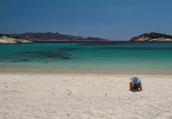 Που είναι; Η παραλία με τα καθαρότερα νερά του κόσμου βρίσκεται στην Ελλάδα (εικόνες)