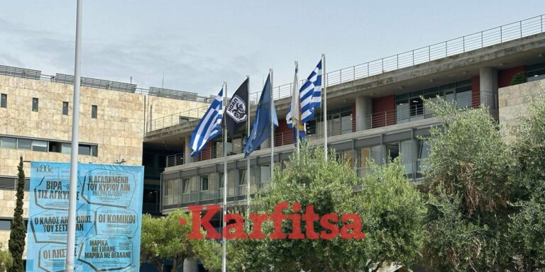 Η σημαία του ΠΑΟΚ τοποθετήθηκε έξω από το δημαρχείο Θεσσαλονίκης (βίντεο)