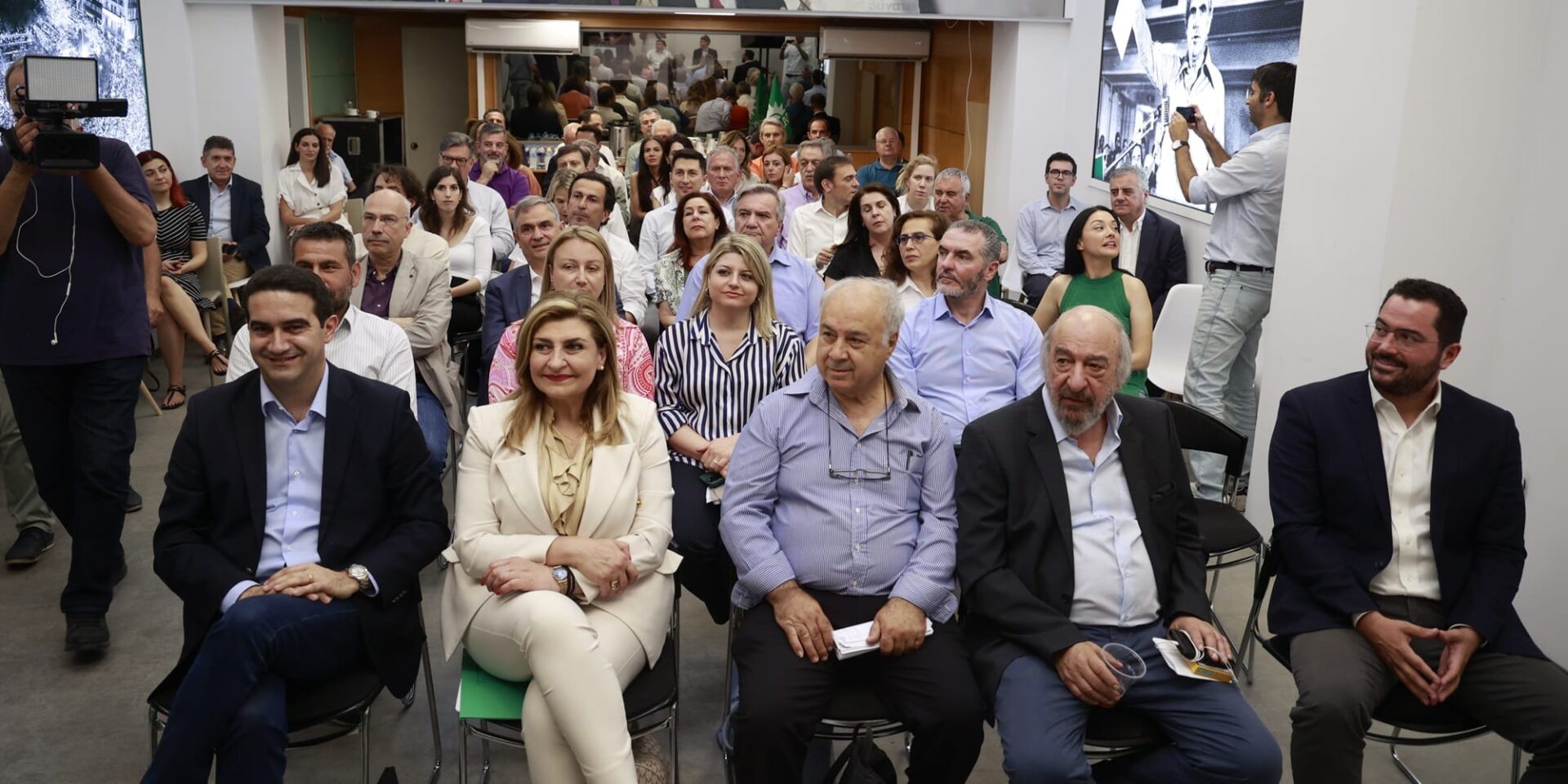 Το Πολιτικό Συμβούλιο του ΠΑΣΟΚ