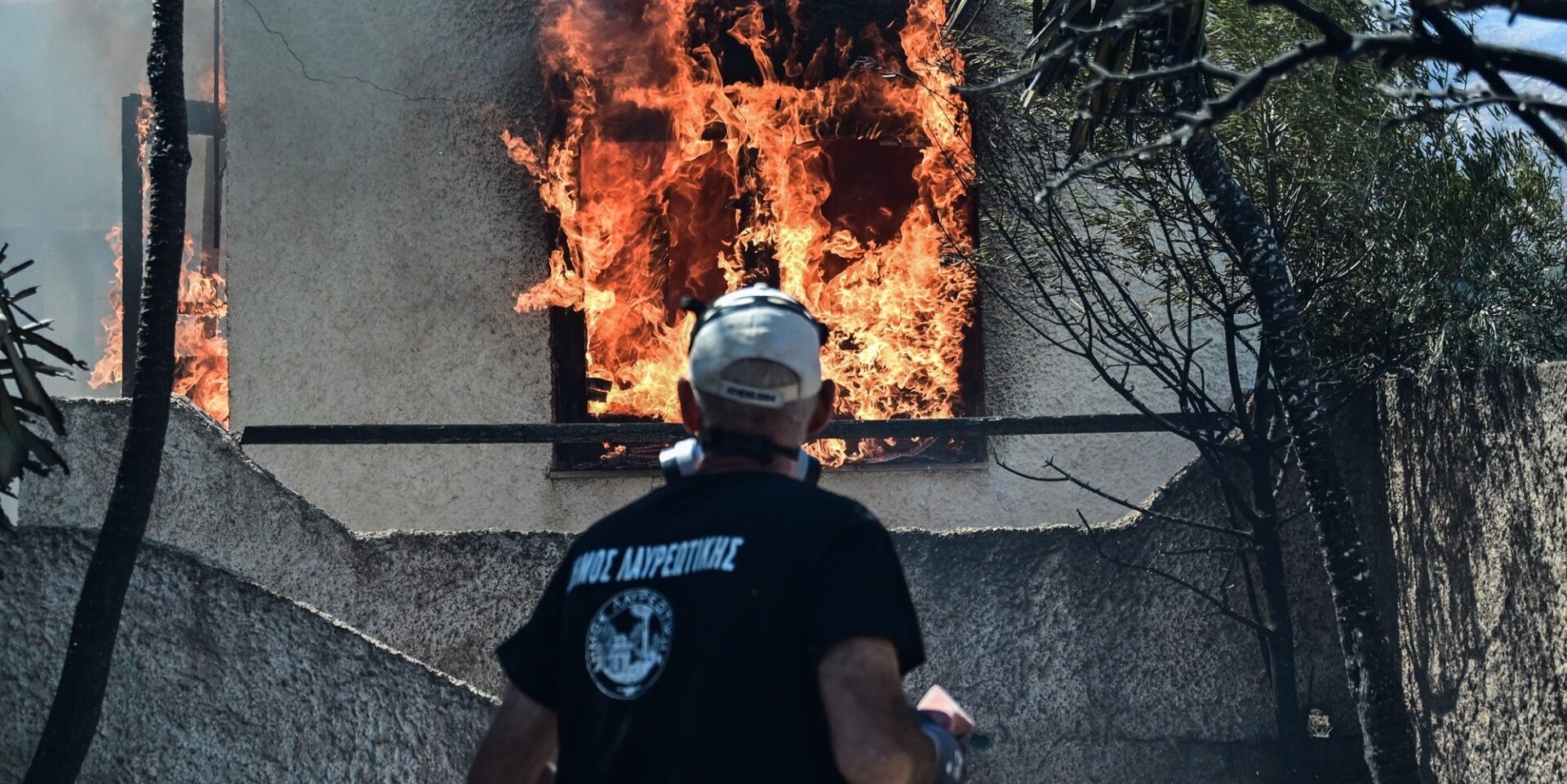 Μάχη με τις φλόγες στην Κερατέα