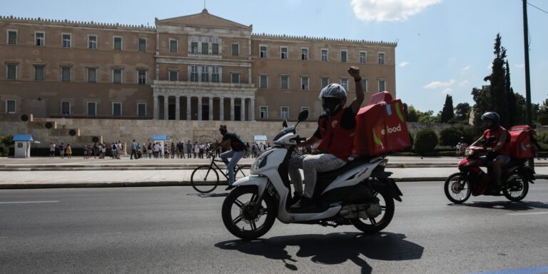 Καύσωνας: Τι ισχύει για τα ντελίβερι – Πώς θα δουλέψει ο ιδιωτικός και δημόσιος τομέας