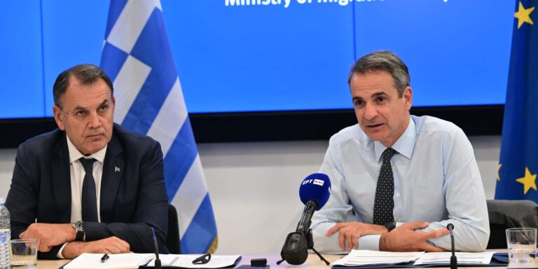 Μητσοτάκης στο υπουργείο Μετανάστευσης: «Έχουμε πολλή δουλειά να κάνουμε, αλλά στο μεταναστευτικό το νερό έχει μπει στο αυλάκι»
