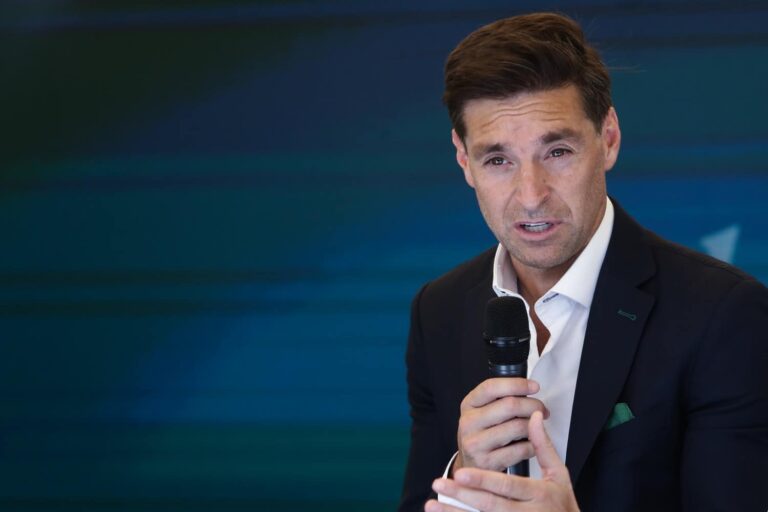 Αλόνσο: «Αν είμαστε μια οικογένεια θα τα καταφέρουμε» (βίντεο)