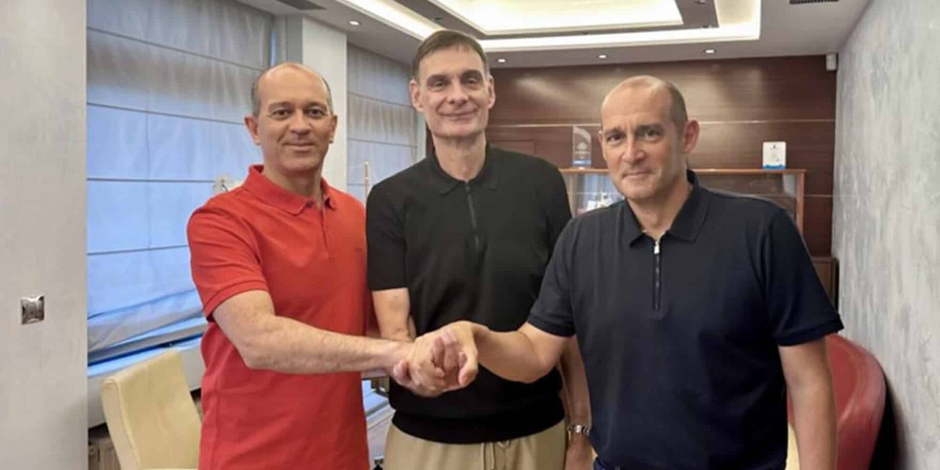 Ο Γιώργος Μπαρτζώκας παραμένει στον Ολυμπιακό
