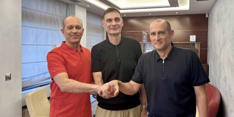 Ανανέωσε με Ολυμπιακό μέχρι το 2026 ο Μπαρτζώκας – «Τεράστια τιμή που θα είμαι στα 100 χρόνια του συλλόγου»