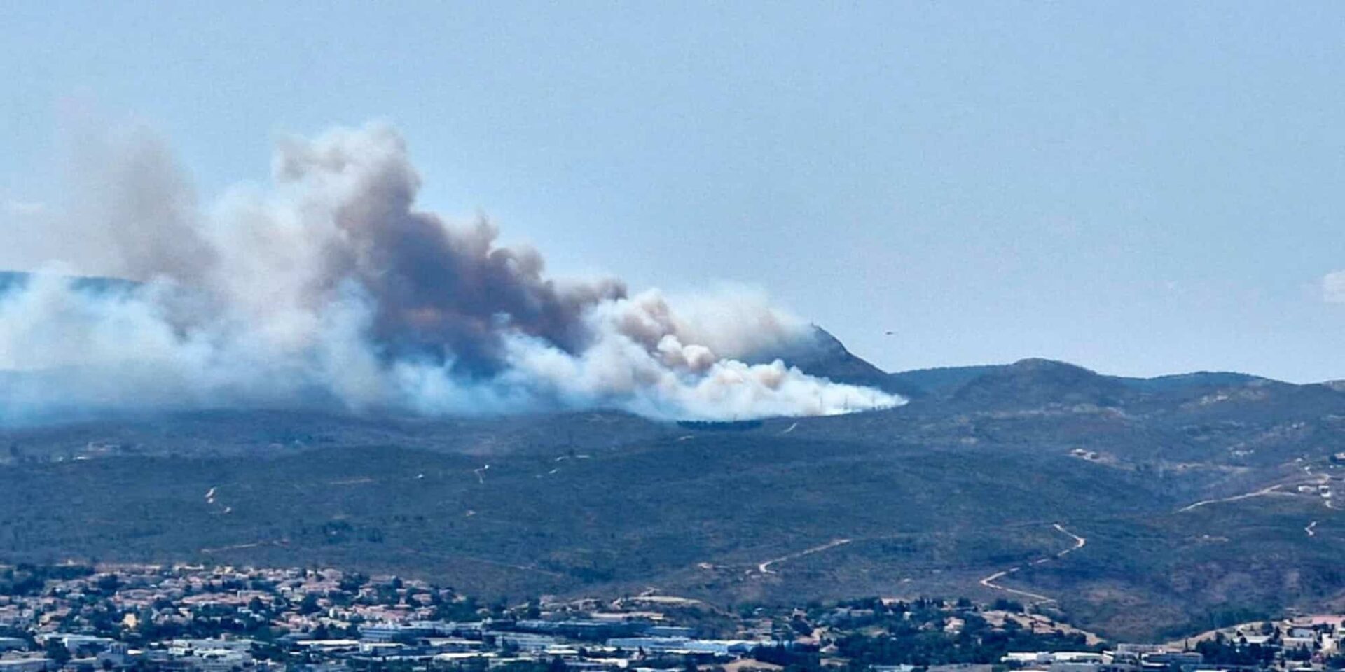 Φωτιά στην Πάρνηθα