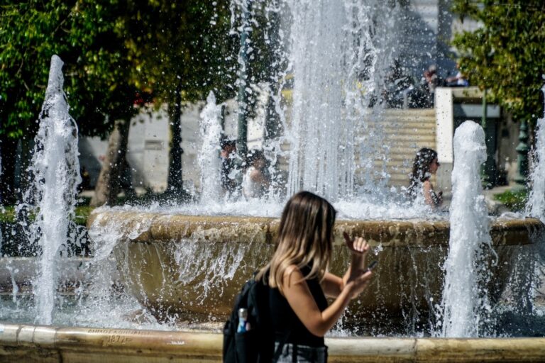 Καύσωνας διαρκείας: Πότε θα κορυφωθεί και πόσο θα κρατήσει – Πού θα δούμε 43άρια