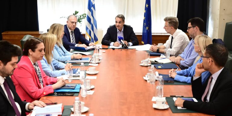 Ακρίβεια: Παράταση των έκτακτων μέτρων για ακόμα έξι μήνες, ανακοίνωσε ο Κυριάκος Μητσοτάκης