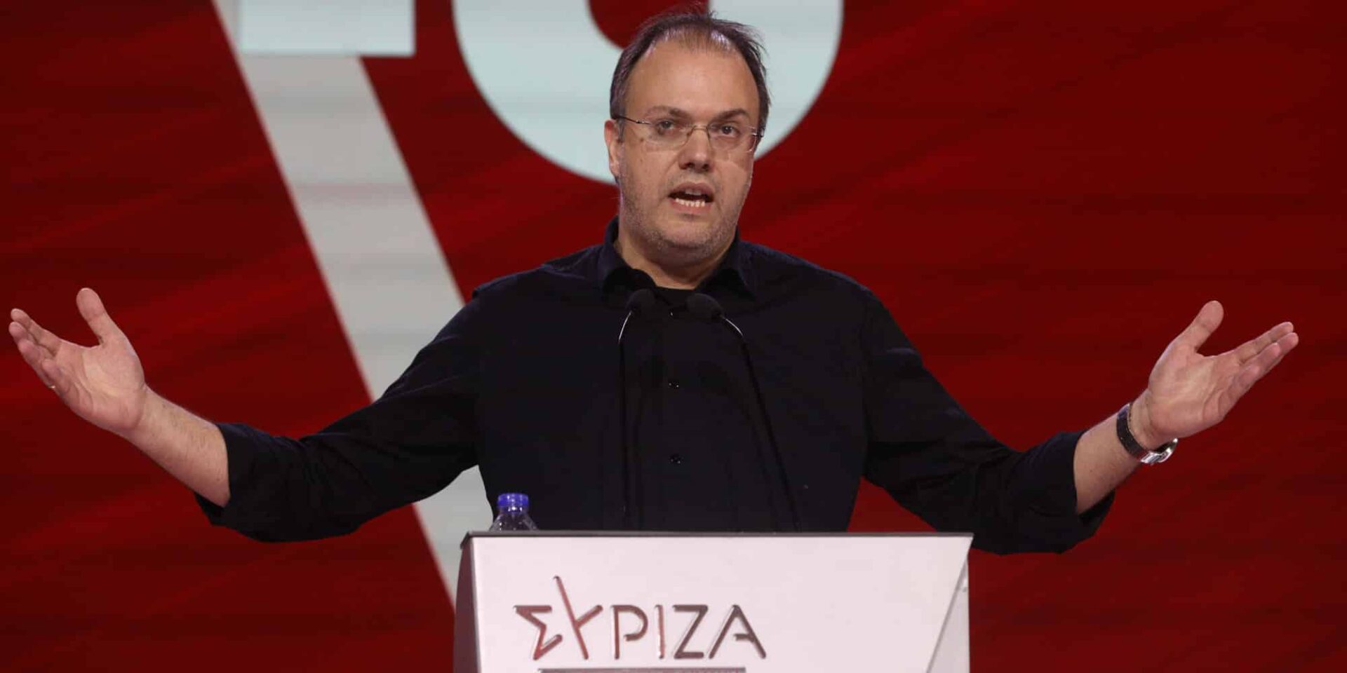 Ο Θανάσης Θεοχαρόπουλος