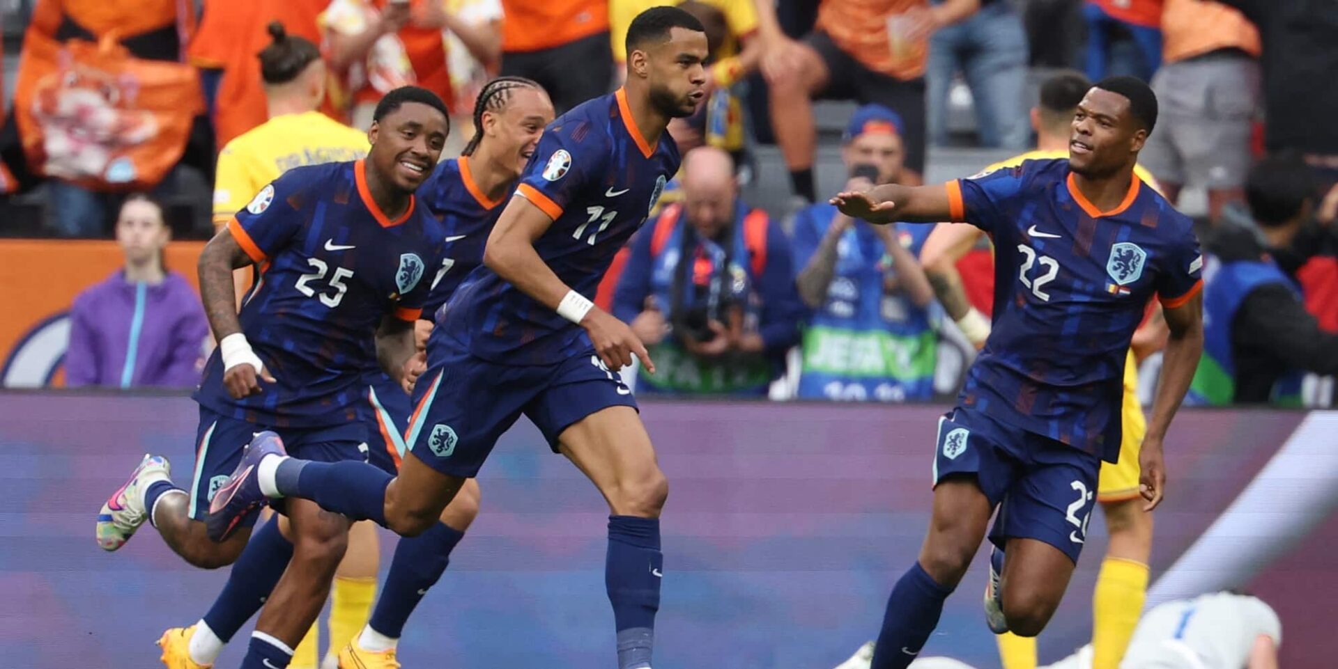 Η Ολλανδία κέρδισε τη Ρουμανία για το Euro 2024