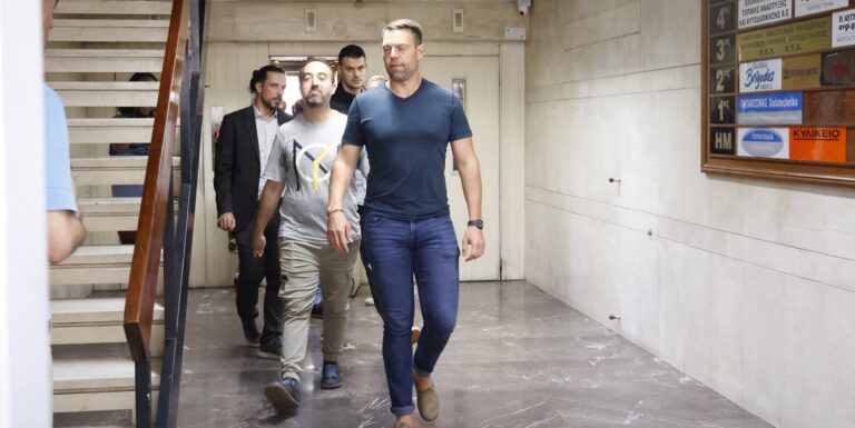 Το σχέδιο Κασσελάκη για την «Αυγή»: «Πάρτε την χωρίς χρέη, με αυτοδιαχείριση»