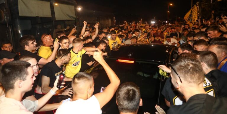 Στην Αθήνα για την ΑΕΚ ο Λαμέλα – Αποθέωση από τουλάχιστον 2.000 φίλους της Ένωσης! (εικόνες)