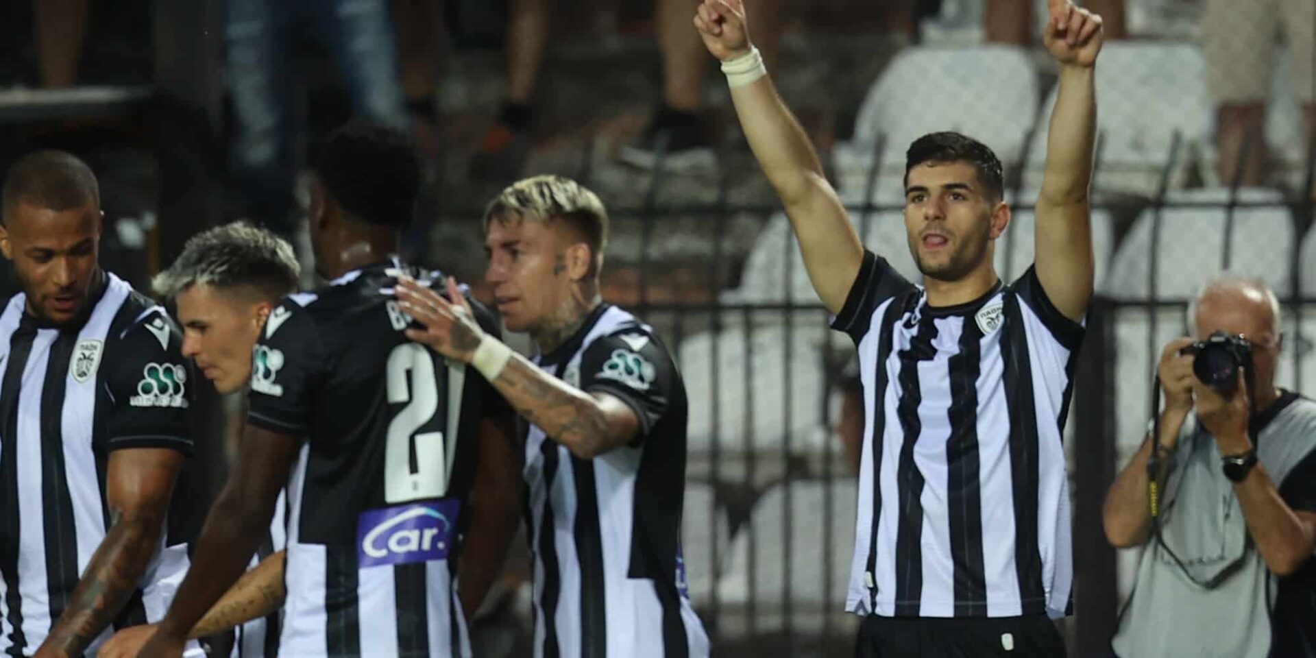 Οι παίκτες του ΠΑΟΚ πανηγυρίζουν