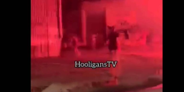 Άγρια επεισόδια μεταξύ οπαδών της ΑΕΚ και του Παναθηναϊκού στο Καματερό – Επιθέσεις με καδρόνια και φωτοβολίδες (βίντεο)