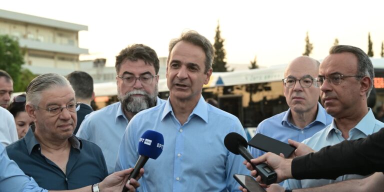 Επισκέφτηκε το αμαξοστάσιο της ΟΣΥ ο Μητσοτάκης – «Μέχρι το τέλος του 2025 θα κυκλοφορούν 900 νέα λεωφορεία»