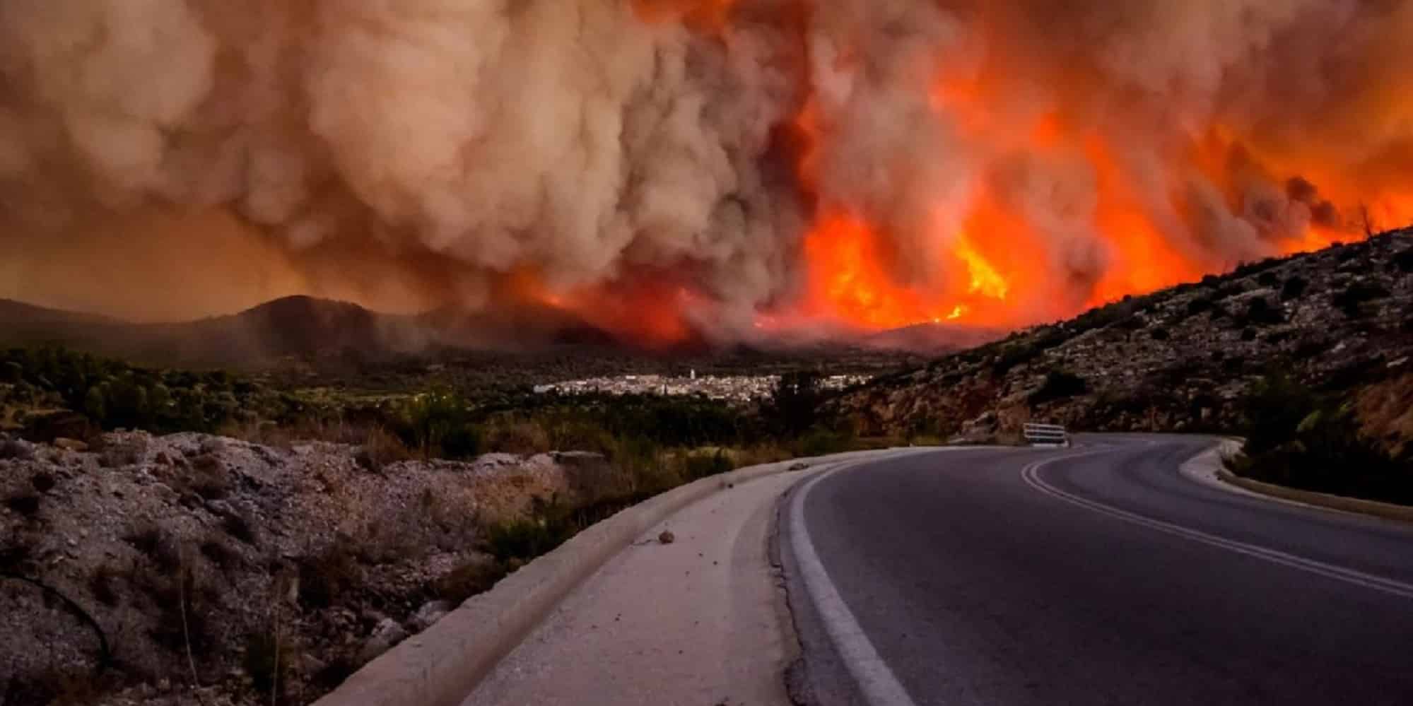 Μαίνονται οι μεγάλες πυρκαγιές σε Χίο και Κω