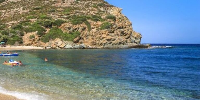 Εύβοια: Η γαλαζοπράσινη παραλία που δεν έχει ποτέ αέρα