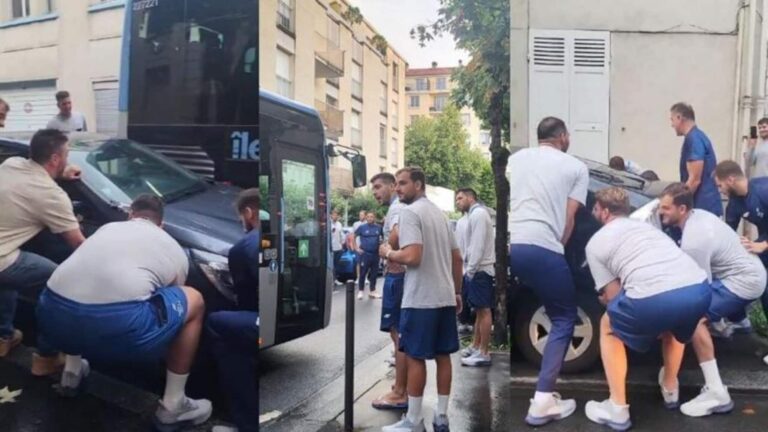 Ολυμπιακοί Αγώνες: Απίστευτοι οι παίκτες της Εθνικής ομάδας πόλο – Μετακίνησαν αυτοκίνητα για να περάσει το πούλμαν της αποστολής! (βίντεο)