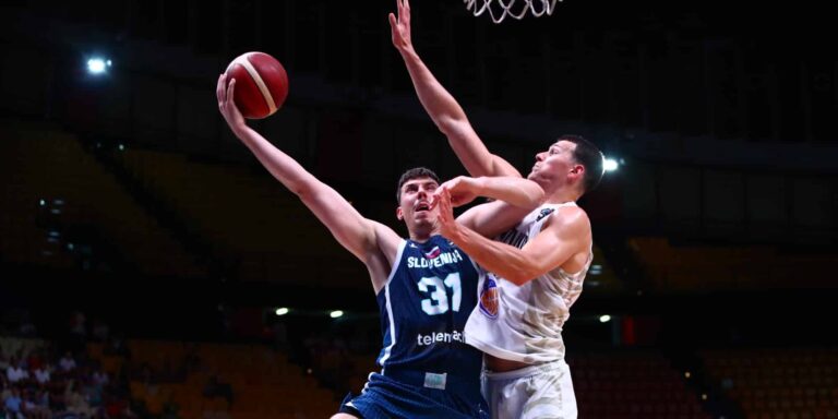 Προολυμπιακό: Η Σλοβενία κέρδισε (78-104) τη Νέα Ζηλανδία και πέρασε ως 2η – Τιτανομαχία Αντετοκούνμπο με Ντόντσιτς στα ημιτελικά!