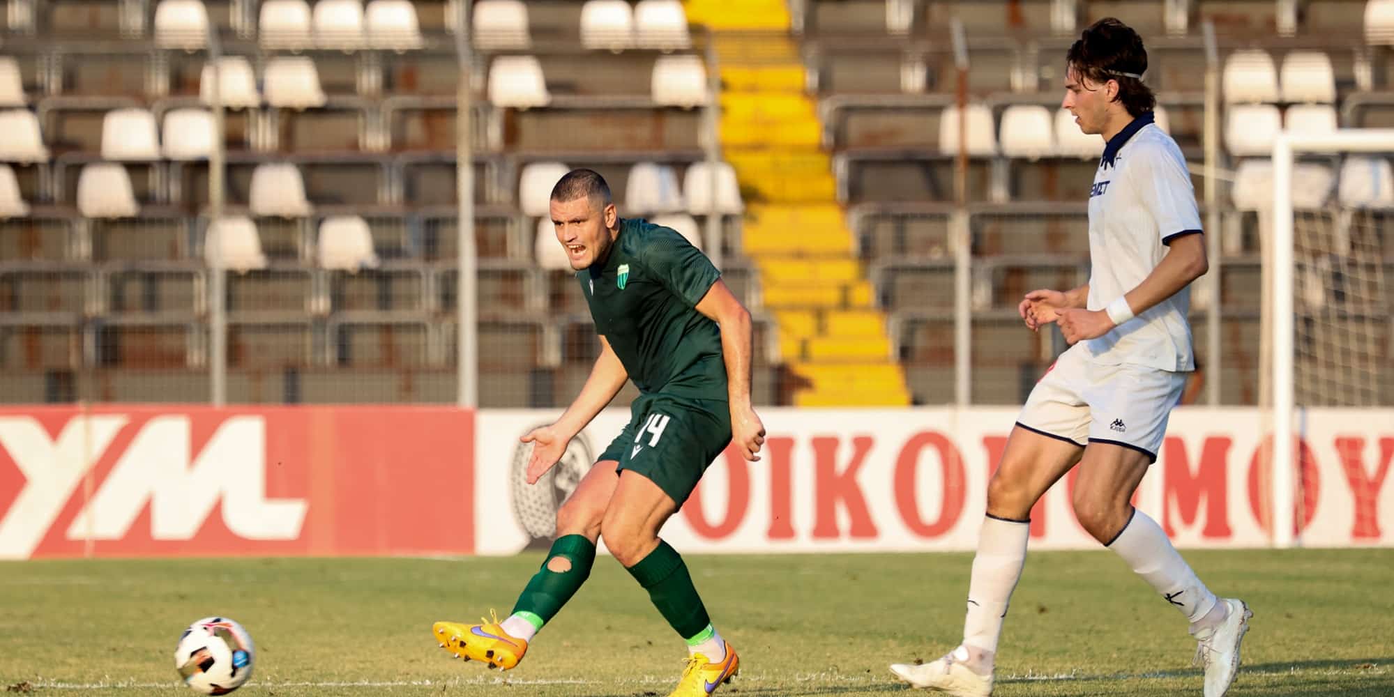 Φάση από το Λεβαδειακός-Athens Kallithea για τη Super League