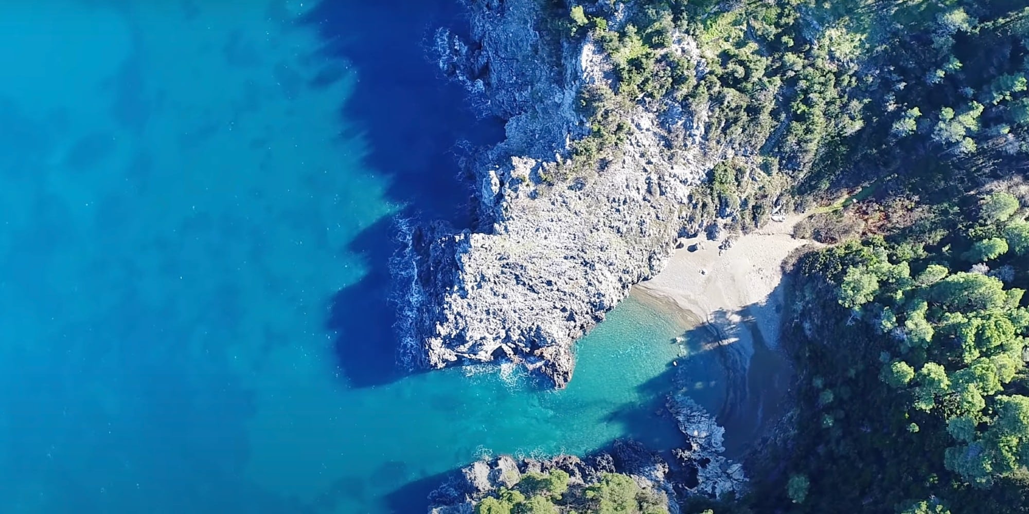 Η παραλία Στενό Λινάρι στην Εύβοια