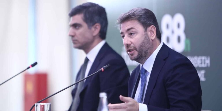 Δημοσκόπηση για ΠΑΣΟΚ: Ντέρμπι Ανδρουλάκη με Δούκα, από κοντά Διαμαντοπούλου και Γερουλάνος