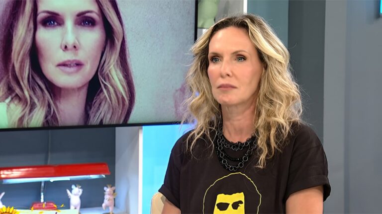 Εβελίνα Παπούλια: «Διέλυσα οικονομικά τον πατέρα μου!» (βίντεο)