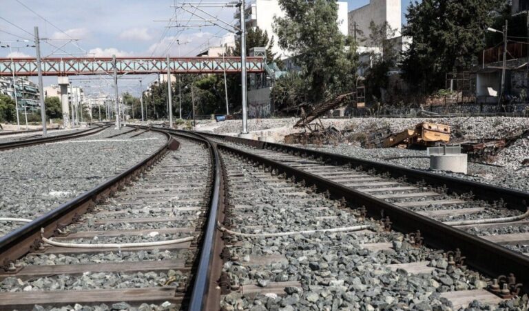 Εισαγγελική έρευνα για λεηλασία στις ράγες του σιδηροδρομικού σταθμού της Θήβας