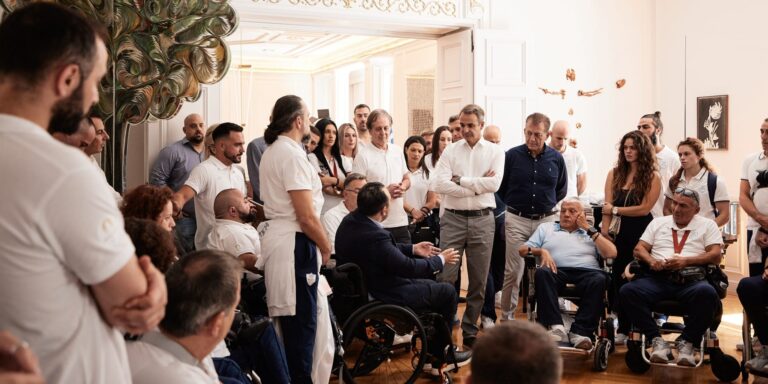 Ο Μητσοτάκης συναντήθηκε με τους Παραολυμπιονίκες: «Ένα ευχαριστώ για όσα κάνετε κάθε μέρα»