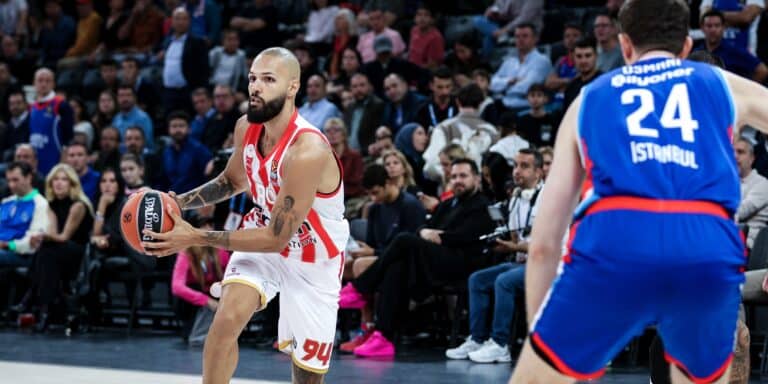 Euroleague: Ξέμεινε μετά το πρώτο δεκάλεπτο ο Ολυμπιακός, ήττα (91-89) από την Εφές στην Τουρκία