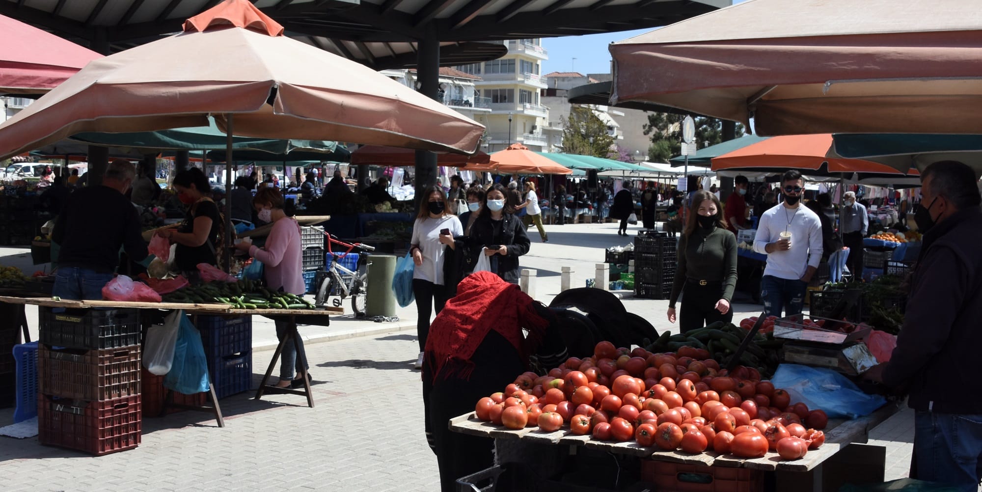 «Ανοίγουν» οι λαϊκές αγορές για τους αγρότες