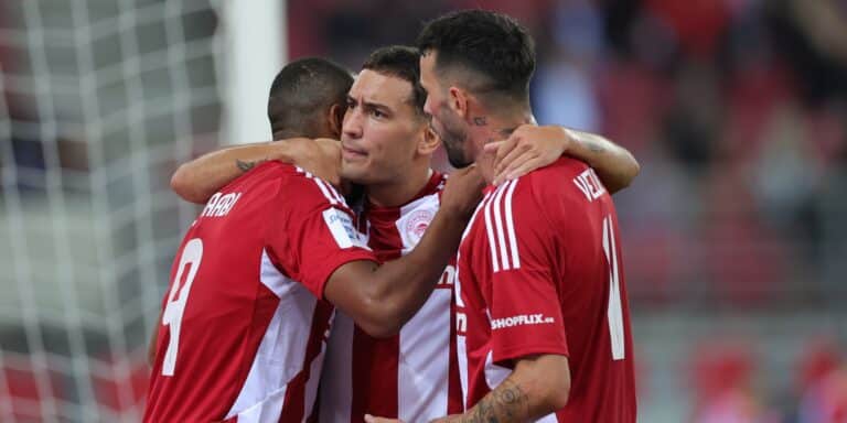 Super League: Ο Ολυμπιακός δυσκολεύτηκε αλλά κέρδισε (2-1) τον Πανσερραϊκό
