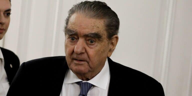 Πέθανε ο Βαρδής Βαρδινογιάννης