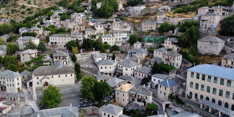 Χριστούγεννα στην Ελλάδα: 9 πανέμορφα μέρη για να περάσεις τις διακοπές σου