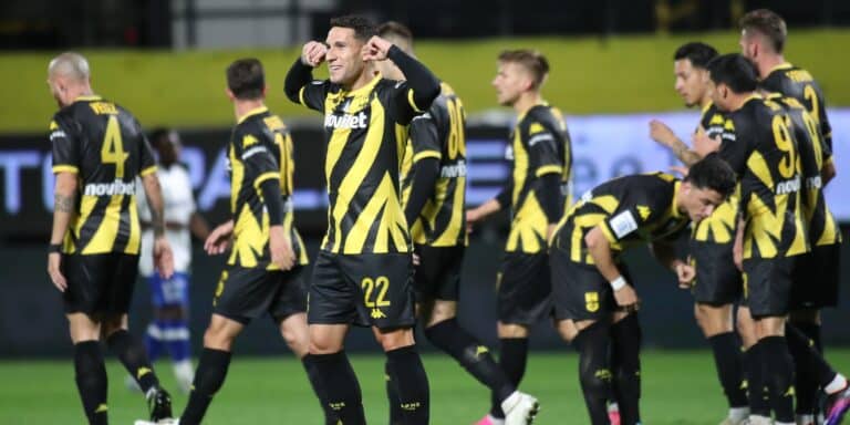 Super League: Ο Άρης επέστρεψε στις νίκες, κέρδισε (2-1) τον Ατρόμητο