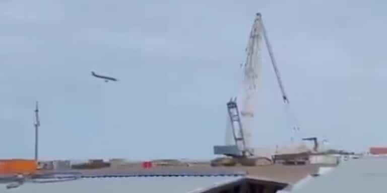 Αεροσκάφος με 67 επιβάτες συνετρίβη στο Καζακστάν – «Υπάρχουν 14 επιζώντες» (βίντεο)