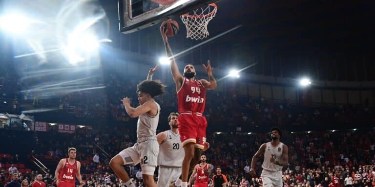 Euroleague: Δεν τα κατάφερε ο Ολυμπιακός, η Παρί νίκησε (90-96) στο θρίλερ στο ΣΕΦ