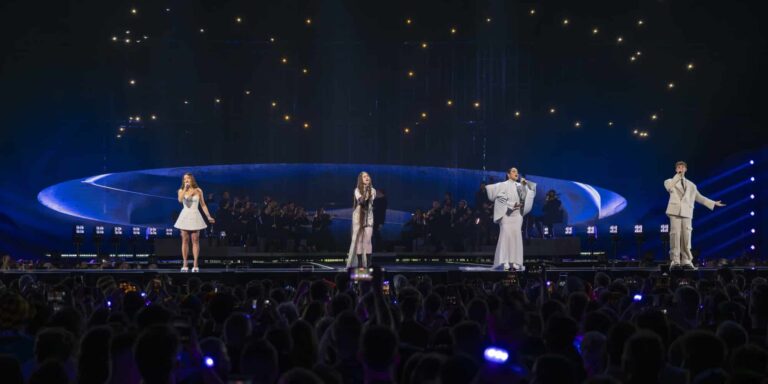 Eurovision 2025: Συγκλόνισε η Μαρίνα Σάττι στη σκηνή του Α’ ημιτελικού – Το θρυλικό κομμάτι που ερμήνευσε