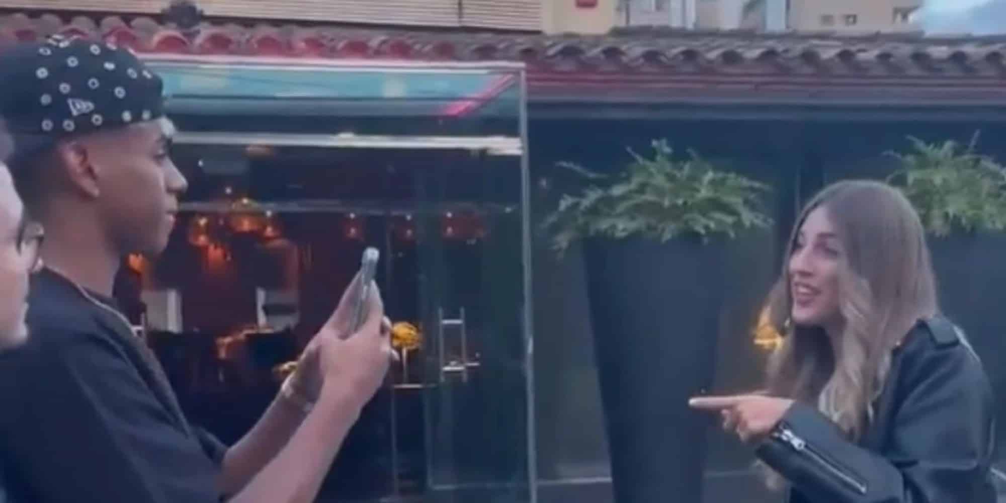 Ο Λαμίν Γιαμάλ με τουρίστρια