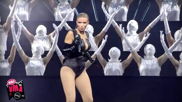 MAD VMA 2025: Η εντυπωσιακή εμφάνιση της Κατερίνας Λιόλιου και το βραβείο που κέρδισε (βίντεο)