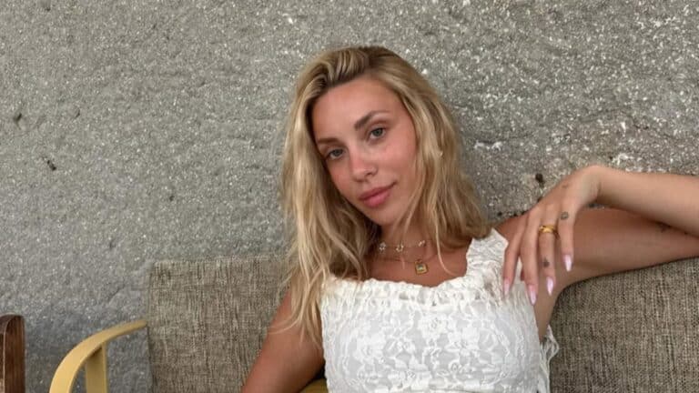 Θρήνος για τη Γαρυφαλλιά Καληφώνη – Πέθανε η γιαγιά της