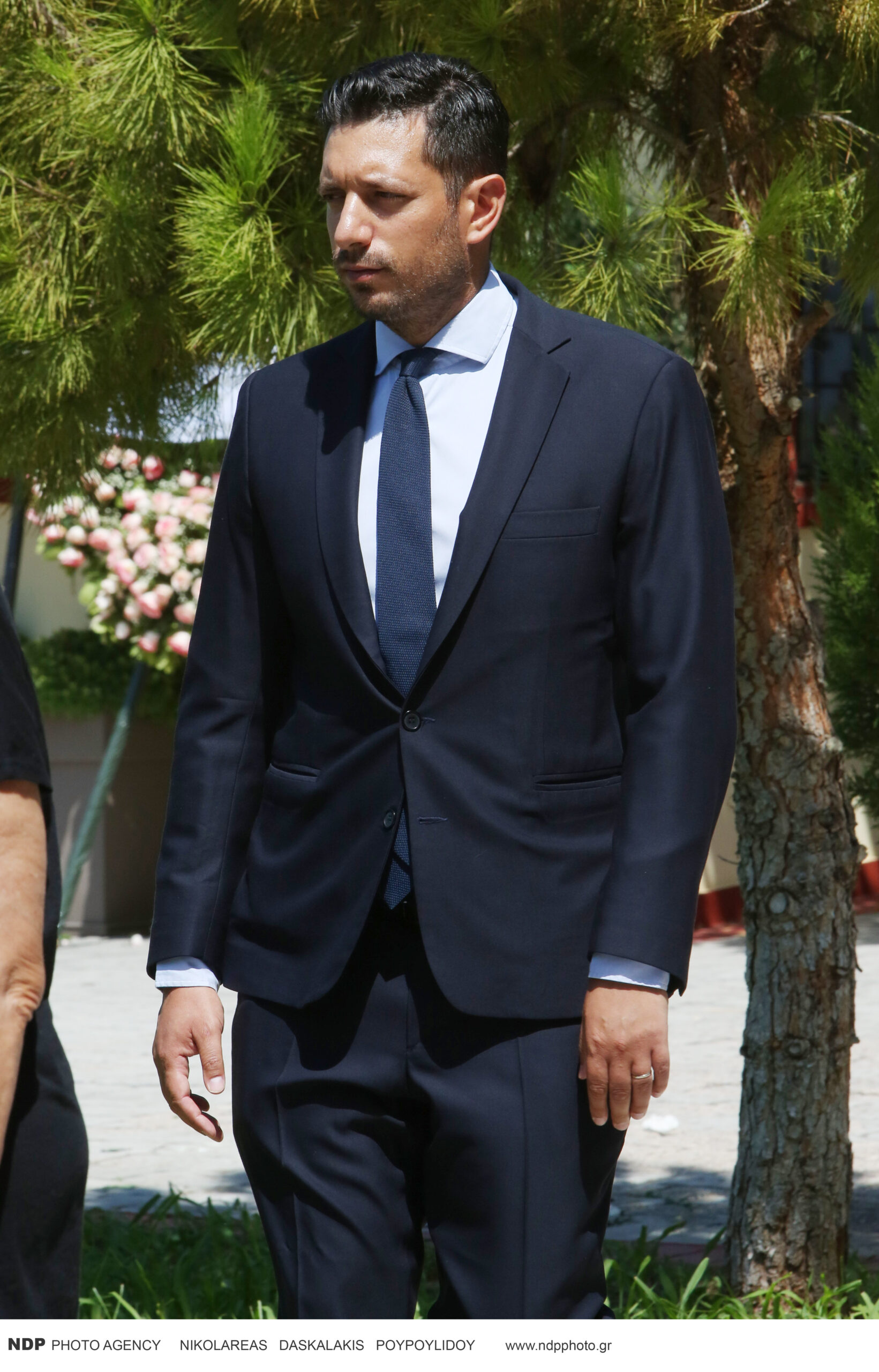 Αλεξάνδρα Νικολαΐδου: Θλίψη στην κηδεία της 41χρονης - Την αποχαιρέτησαν συγγενείς και φίλοι (εικόνες)
