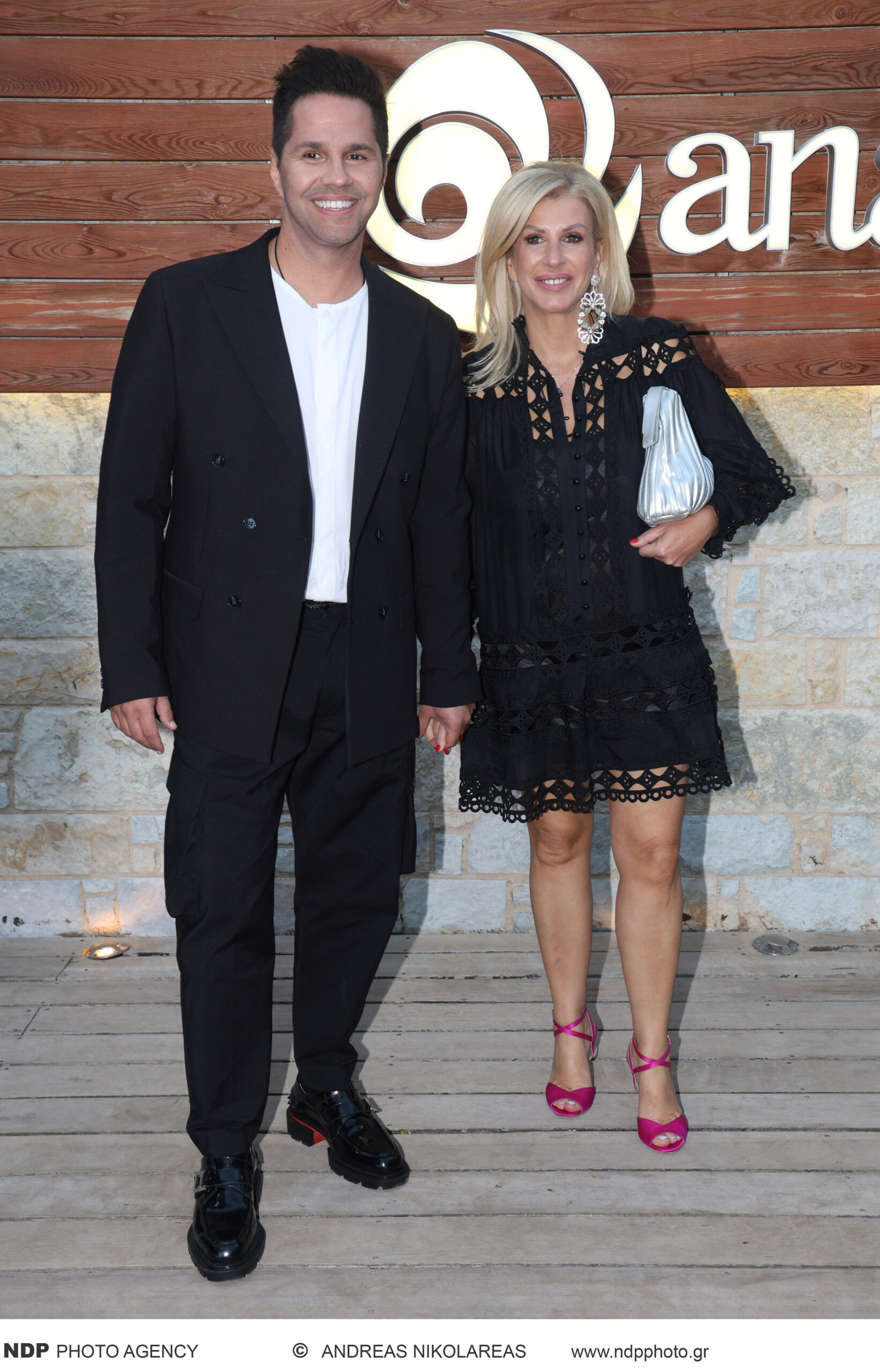Παντρεύτηκαν Γιώργος Λιβάνης και Ανδρομάχη - Βάφτισαν και τον γιο τους (εικόνες)
