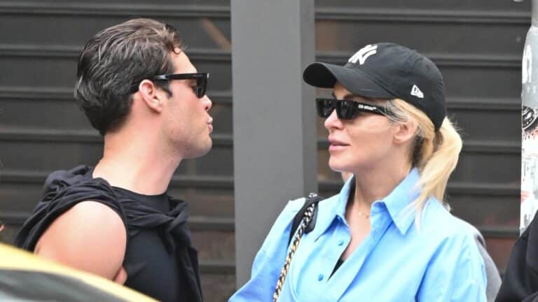 Η Κατερίνα Καινούργιου κάνει βόλτα στην Αθήνα και πιάνει τη φουσκωμένη κοιλίτσα της (εικόνες)