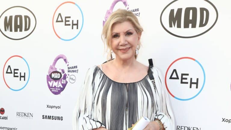 Λίτσα Πατέρα: «Δεν μου πάει η καρδιά να αλλάξω κανάλι, πιστεύω στην αγάπη και όχι στο χρήμα»