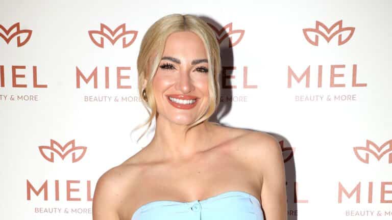 Ιωάννα Τούνη: «Ο κόσμος με αντιμετωπίζει ως πόρνη, θέλω να αποκαταστήσω την τιμή και τον όνομά μου»