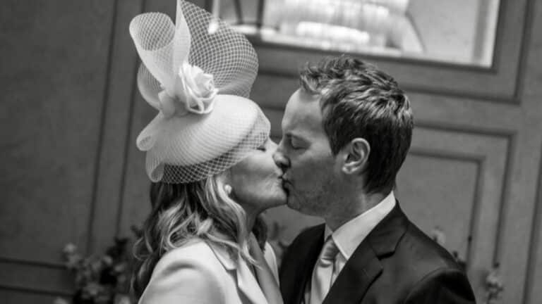 Κιμ Κατράλ: Παντρεύτηκε η Σαμάνθα από το «Sex and the City» – Η σχέση που ξεκίνησε από μήνυμα στο «X»