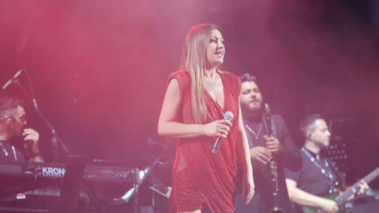 Η Έλενα Παπαρίζου παίρνει εξιτήριο από το νοσοκομείο – Τι αποκάλυψε η Τσολάκη